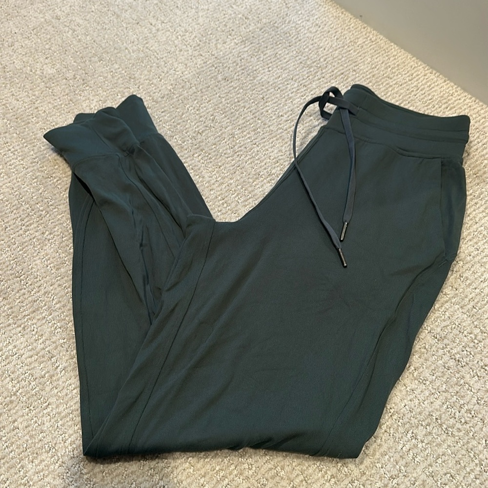 Lululemon ready to rulu joggers forest green